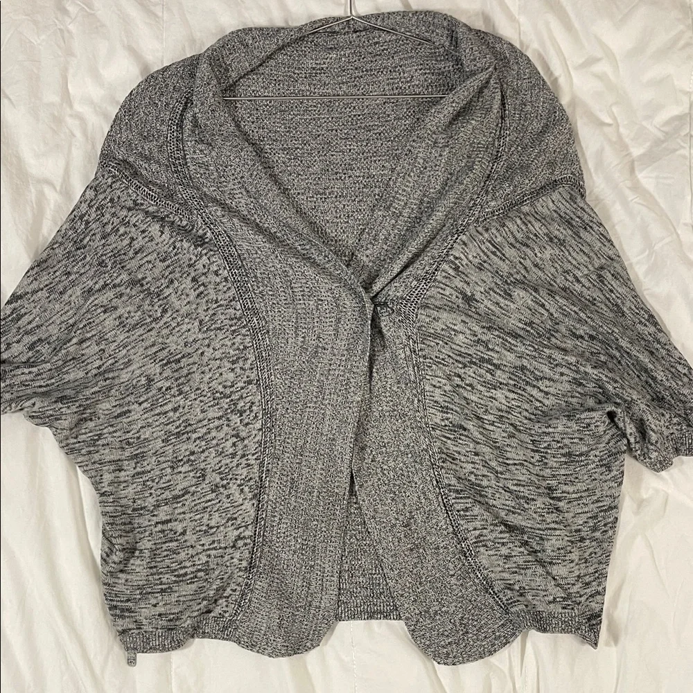 Lululemon Athletica Charcoal BREEZE EASY WRAP Knit wrap